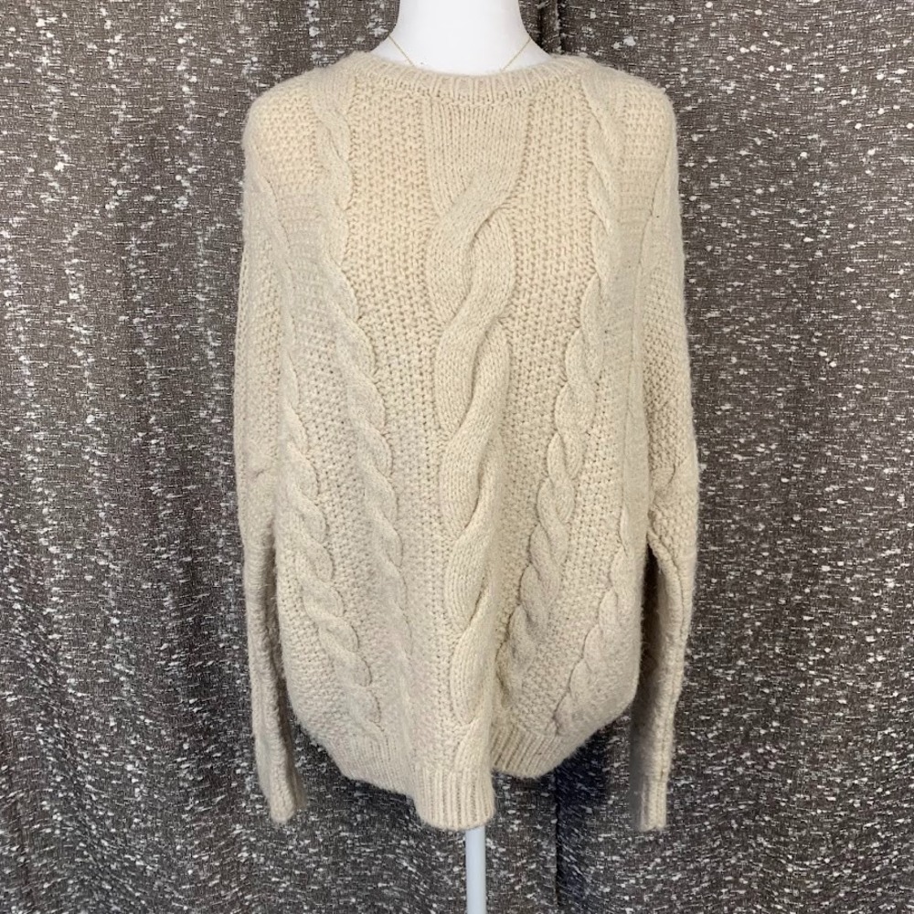 H&M Ivory Chunky Cable Knit Sweater Long‎ Sleeve Women's Medium